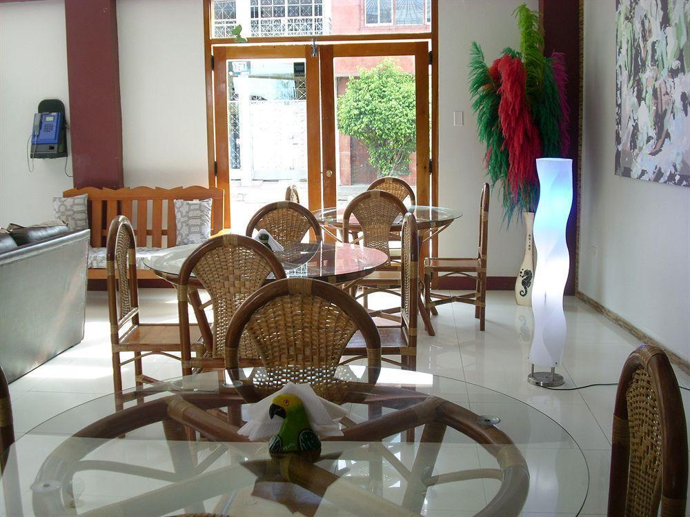 El Dorado Express Hotel Икитос Екстериор снимка