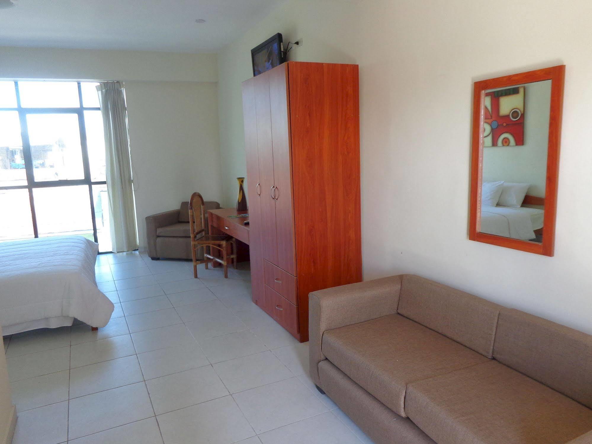 El Dorado Express Hotel Икитос Екстериор снимка