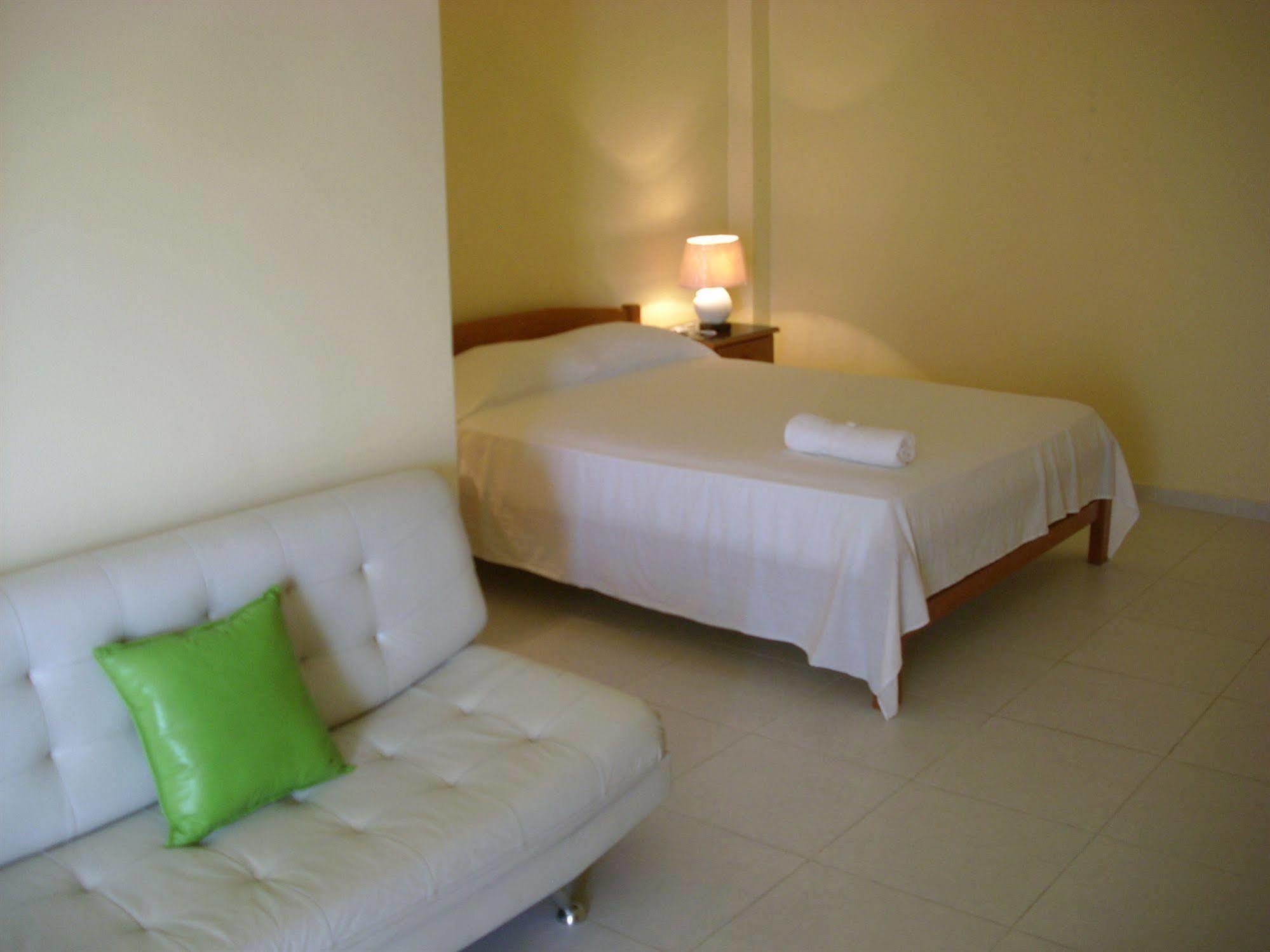 El Dorado Express Hotel Икитос Екстериор снимка