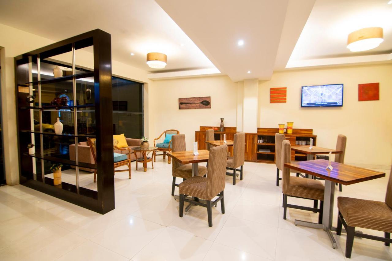 El Dorado Express Hotel Икитос Екстериор снимка
