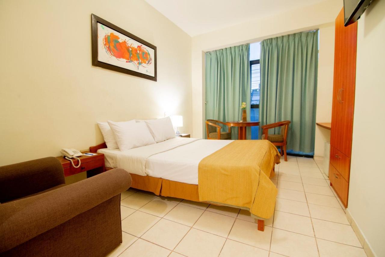 El Dorado Express Hotel Икитос Екстериор снимка