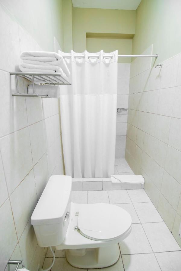 El Dorado Express Hotel Икитос Екстериор снимка